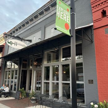 Hubbard's Off Main - Entrance from street - Southern Near Me - Oxford, Alabama