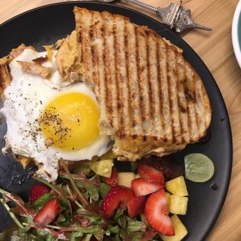 Café Melbourne - Bomb - Coffee & Tea Near Me - Montreal, Quebec