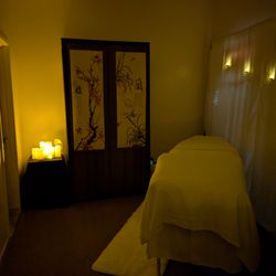 Modern Body Massage & Lymph Drainage - Wellness retreat spa room.