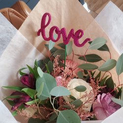 Blooms of Iowa - Valentine bouquet
