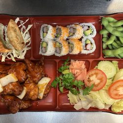 Hana - General Taos chicken bento box