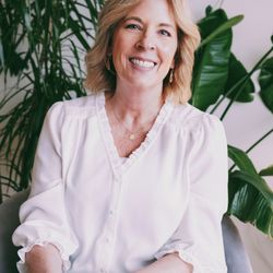 Sharon Dickerson DDS - Holistic & Biological Dentistry - Hi! I'm Dr. Sharon Dickerson!