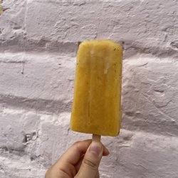 Rocco - Passion fruit paleta