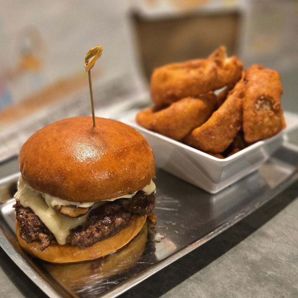 Uneeda Burger - Burgers Near Me - Seattle, Washington Uneeda Burger - Burgers Near Me - Seattle, Washington