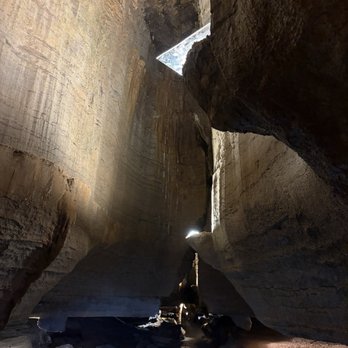 Bluff Dwellers Cave - Museums Near Me - Noel, Missouri Bluff Dwellers Cave - Museums Near Me - Noel, Missouri