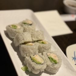 SUSHIRAW - California Roll