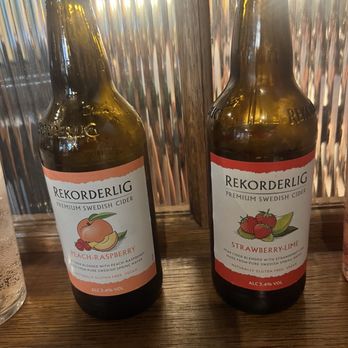 The Marquis Cornwallis - Hard cider while waiting for a table. Long wait but found a corner to hold my drink - Pubs Near Me - London, XGL The Marquis Cornwallis - Hard cider while waiting for a table. Long wait but found a corner to hold my drink - Pubs Near Me - London, XGL