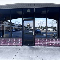 Wings to Go - Bear - Store is closed. Per the people plaza location it will not reopen. DO NOT order online.
