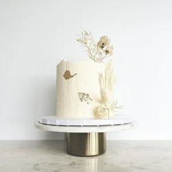 Zibatreats Cakes - Custom cake. Wedding cake. Engagement cake. Anniversary cake