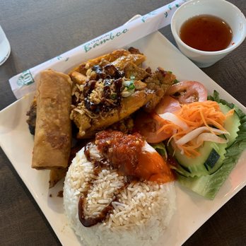 Lien's Viet Kitchen - Chicken bowl - Vietnamese Near Me - Houston, Texas Lien's Viet Kitchen - Chicken bowl - Vietnamese Near Me - Houston, Texas