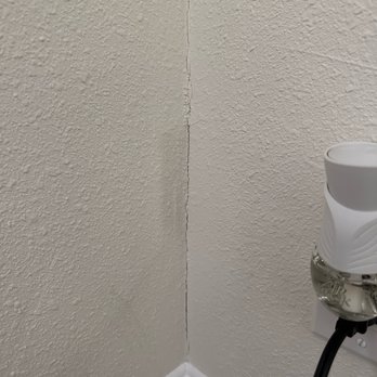 US Home Developers - cracks on the walls - General Contractors Near Me - Woodland Hills, California US Home Developers - cracks on the walls - General Contractors Near Me - Woodland Hills, California