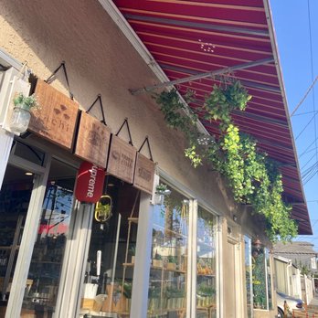 SAGA Kitchen - Exterior Decor - Dim Sum Near Me - Alameda, California