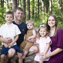 Advanced Spine Health Center - Dr Kyle and his family