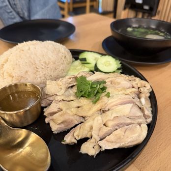 Manaao - Hainan chicken - Thai Near Me - Tustin, California
