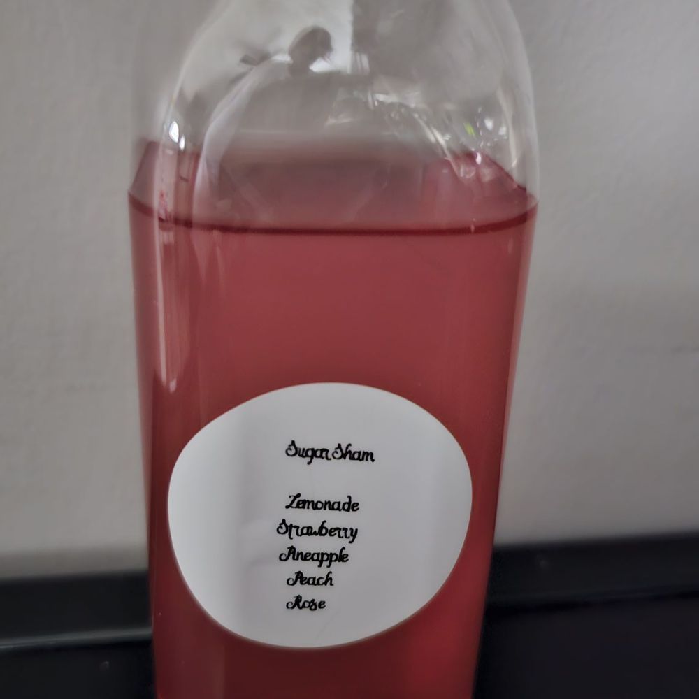 Kenny's KALE - These juices are pretty much sugar water. Don't get them. - Salad Near Me - Temple Hills, Maryland