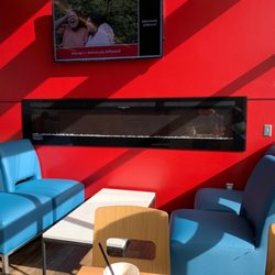 Wendy's - Comfy sitting area ...