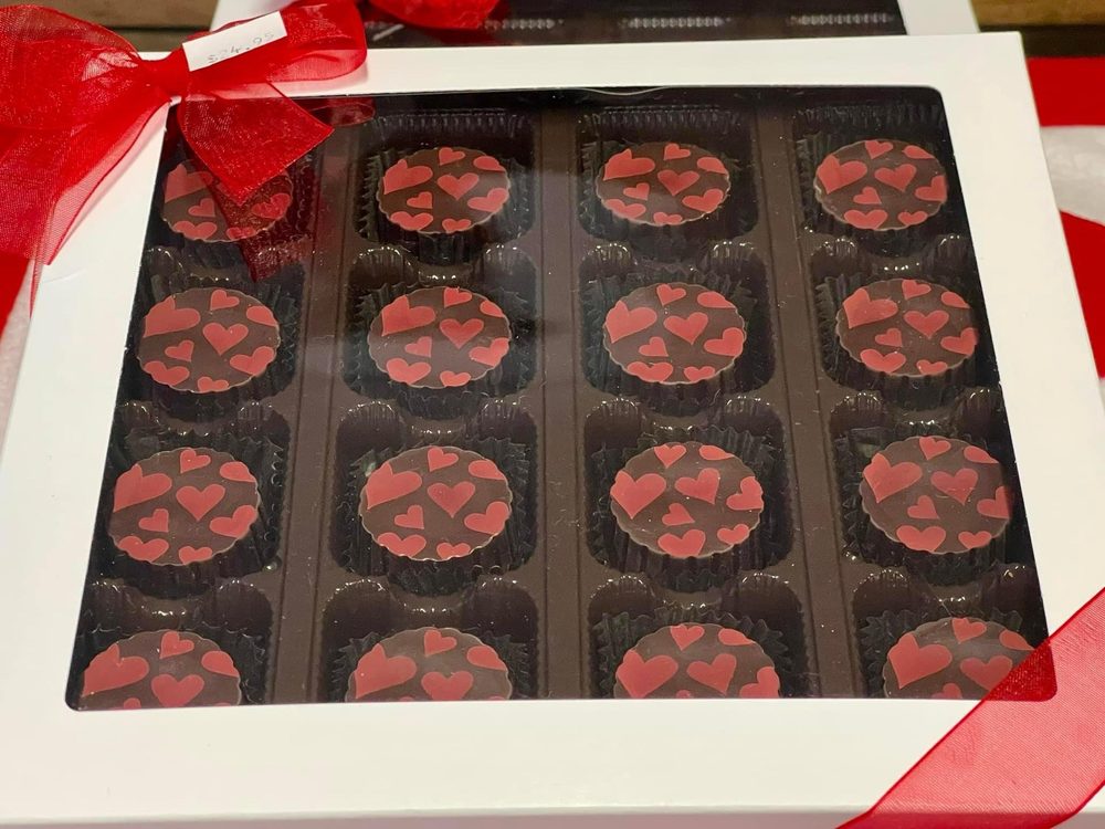 CHOCOLATES BY THE SEA Updated August 2024 17 Photos & 17 Reviews 24 Palmetto Bay Rd