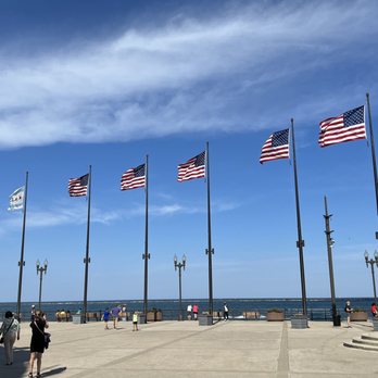 Navy Pier - Landmarks & Historical Buildings Near Me - Chicago, Illinois