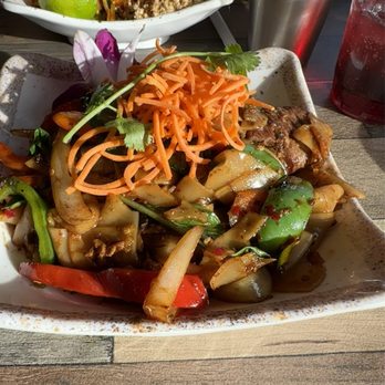 Aloy Thai Eatery-Capitol Hill - Drunken Noodles - Thai Near Me - Denver, Colorado