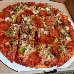 East Side Pizza - Deluxe Pizza