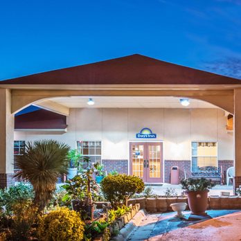 Days Inn by Wyndham Gainesville - Days Inn - Hotels Near Me - Gainesville, Texas