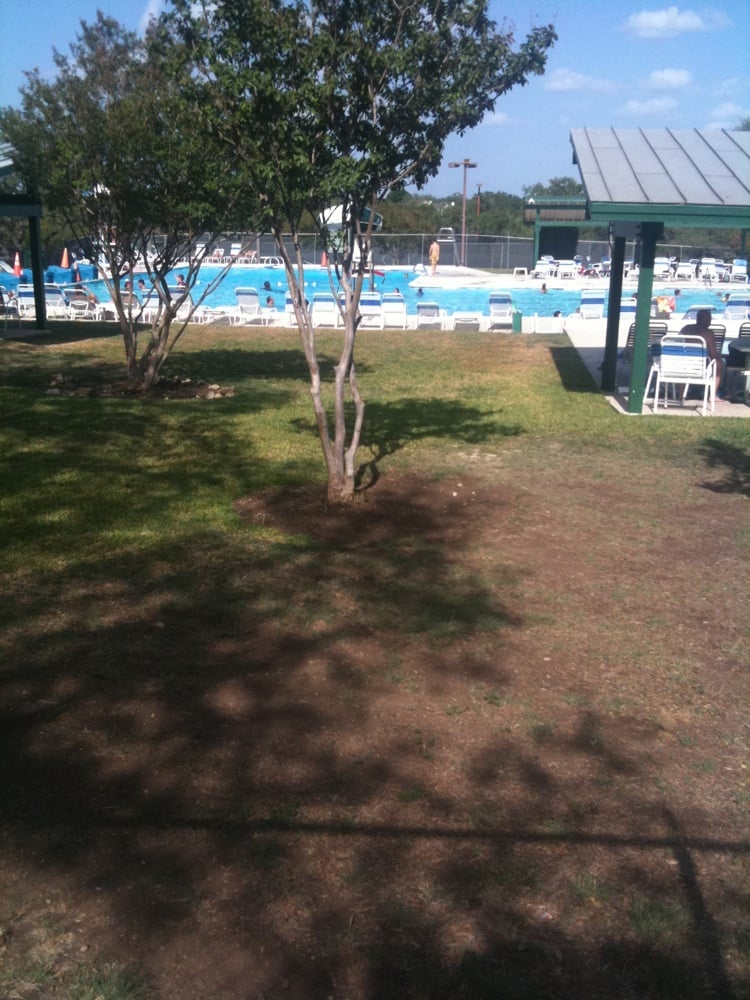 ENCINO PARK POOL 911 PHONE Updated September 2024 1901 Encino Rio