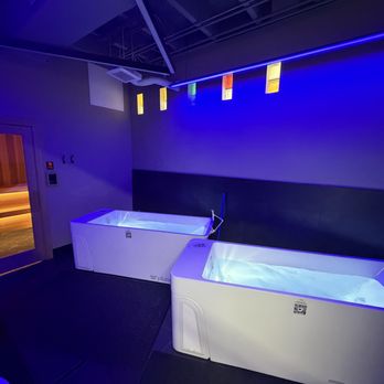 Flow IV & Wellness Hollywood - Wet Room (Cold Plunges & Sauna) - IV Hydration Near Me - Hollywood, Florida Flow IV & Wellness Hollywood - Wet Room (Cold Plunges & Sauna) - IV Hydration Near Me - Hollywood, Florida