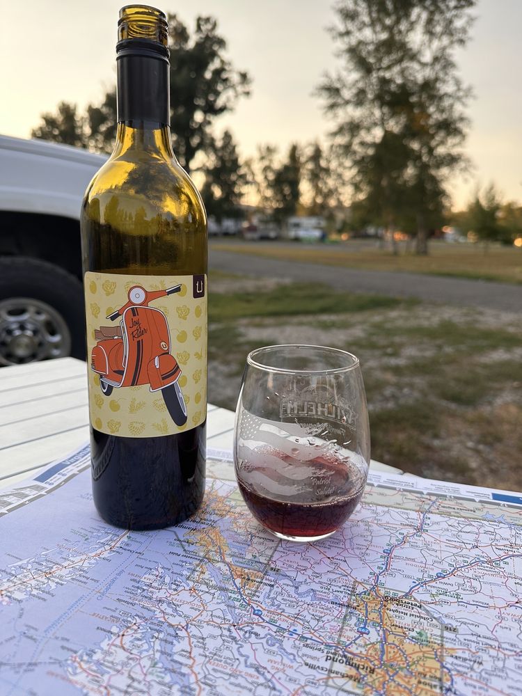 Twisted Union Wine Company Logo