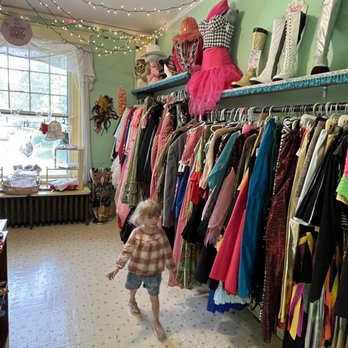 The Nitty Gritty - Interior - Used, Vintage & Consignment Near Me - Louisville, Kentucky The Nitty Gritty - Interior - Used, Vintage & Consignment Near Me - Louisville, Kentucky