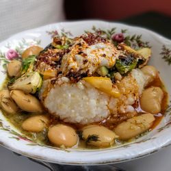 Fog Eater Cafe - Gigante Beans & Grits were excellent and hearty
