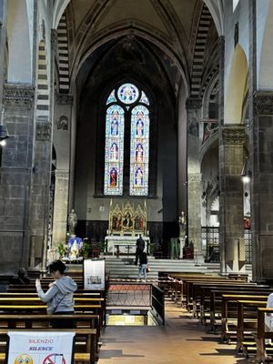 Basilica di Santa Trinita by null
