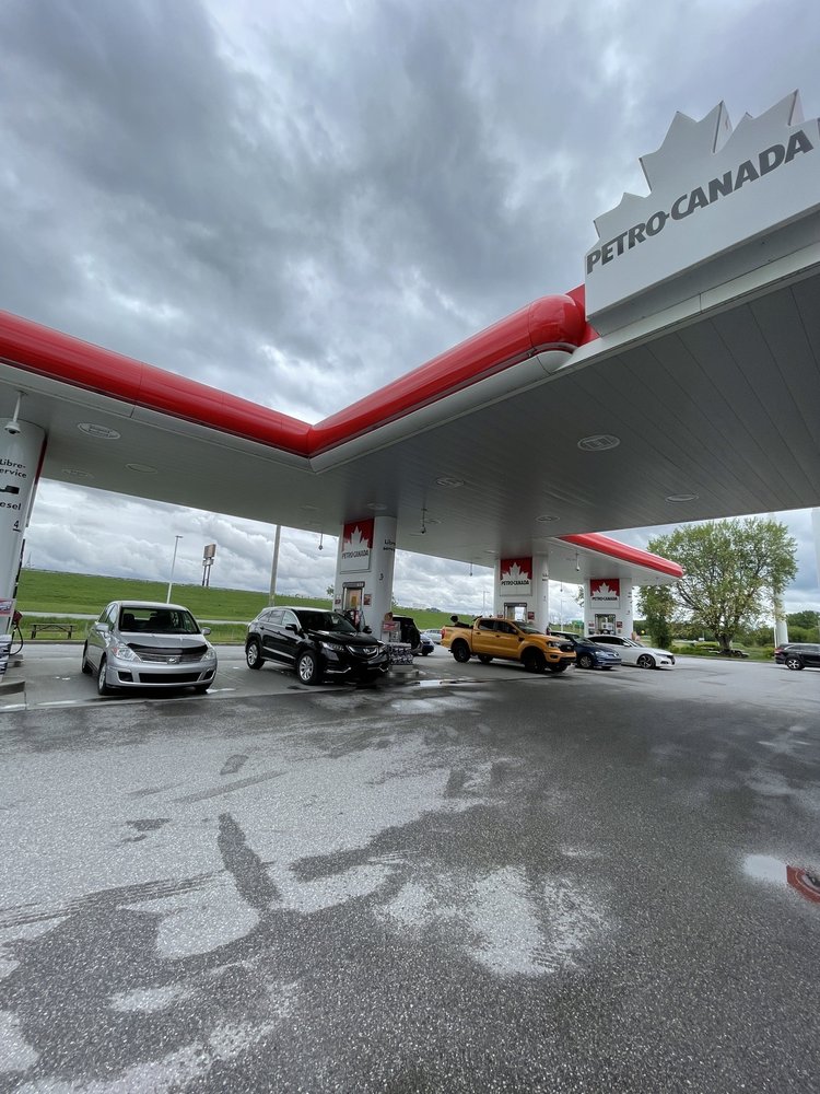 PETRO CANADA Updated July 2024 546 3e Rang, SainteHélènedeBagot