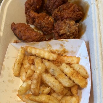 Dave's Hot Chicken - Chicken Shop Near Me - Newington, Connecticut Dave's Hot Chicken - Chicken Shop Near Me - Newington, Connecticut
