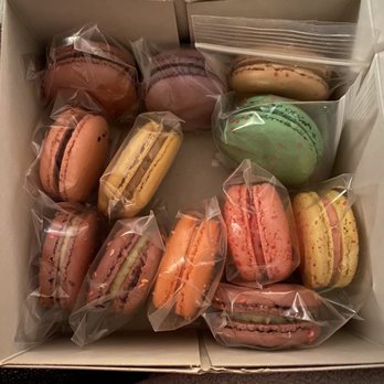 LeilaLove Macarons - Desserts Near Me - Park Ridge, Illinois