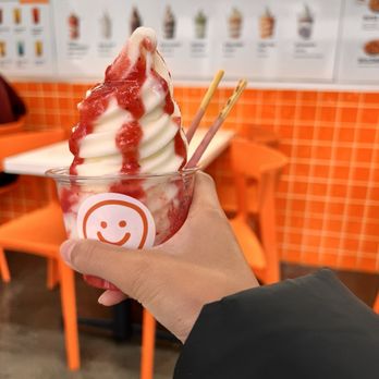 Overflo. - The strawberry soft serve - Desserts Near Me - Buena Park, California