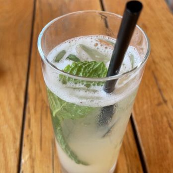 Howell's Kitchen and Bar - Georgia Peach Mojito - Pizza Near Me - Atlanta, Georgia Howell's Kitchen and Bar - Georgia Peach Mojito - Pizza Near Me - Atlanta, Georgia