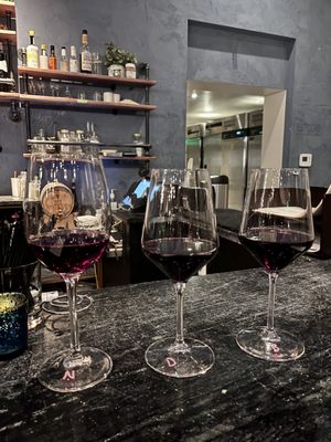 Attimo Wine by null