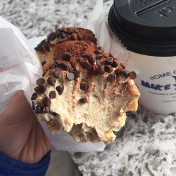 Mike's Pastry - Bakeries Near Me - Cambridge, Massachusetts