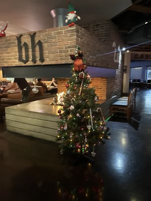 Brick House Tavern + Tap by null