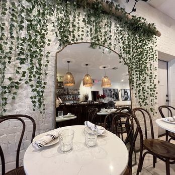 La Bohème - Decorations - Pizza Near Me - Hoboken, New Jersey