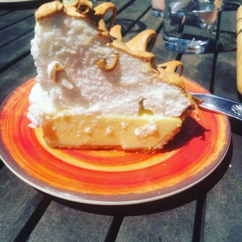 Sundowners - Amazing key lime pie - Seafood Near Me - Key Largo, Florida