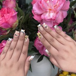 Finesse Nails and Spa - Halloween 2026 inspired nail set
