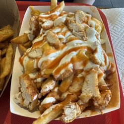 Fins n Wings - Loaded fries