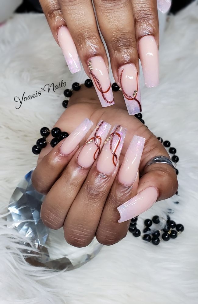 Yoanis'Nails Logo