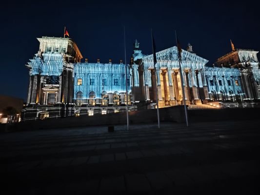 Reichstag Building by null