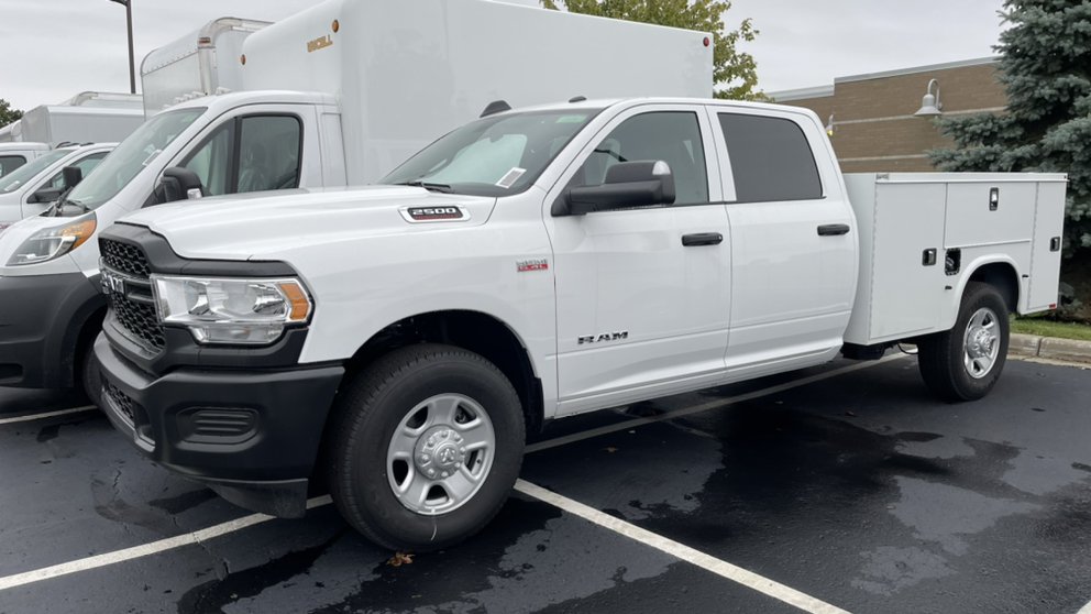 LAFONTAINE CHRYSLER DODGE JEEP RAM 16555 Silver Pkwy, Fenton