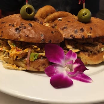 M.A.C. 24/7 - BBQ kalua pulled pork Sandwhich. - American Near Me - Honolulu, Hawaii
