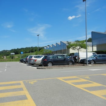 The Mall - Lots of free parking. - Outlet Stores Near Me - Leccio, FI