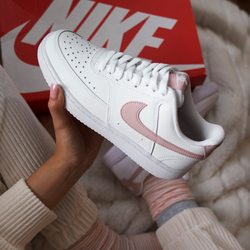 Famous Footwear