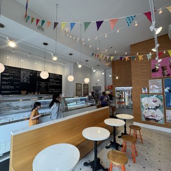 Jeni's Splendid Ice Creams - Ice Cream & Frozen Yogurt Near Me - Winter Park, Florida